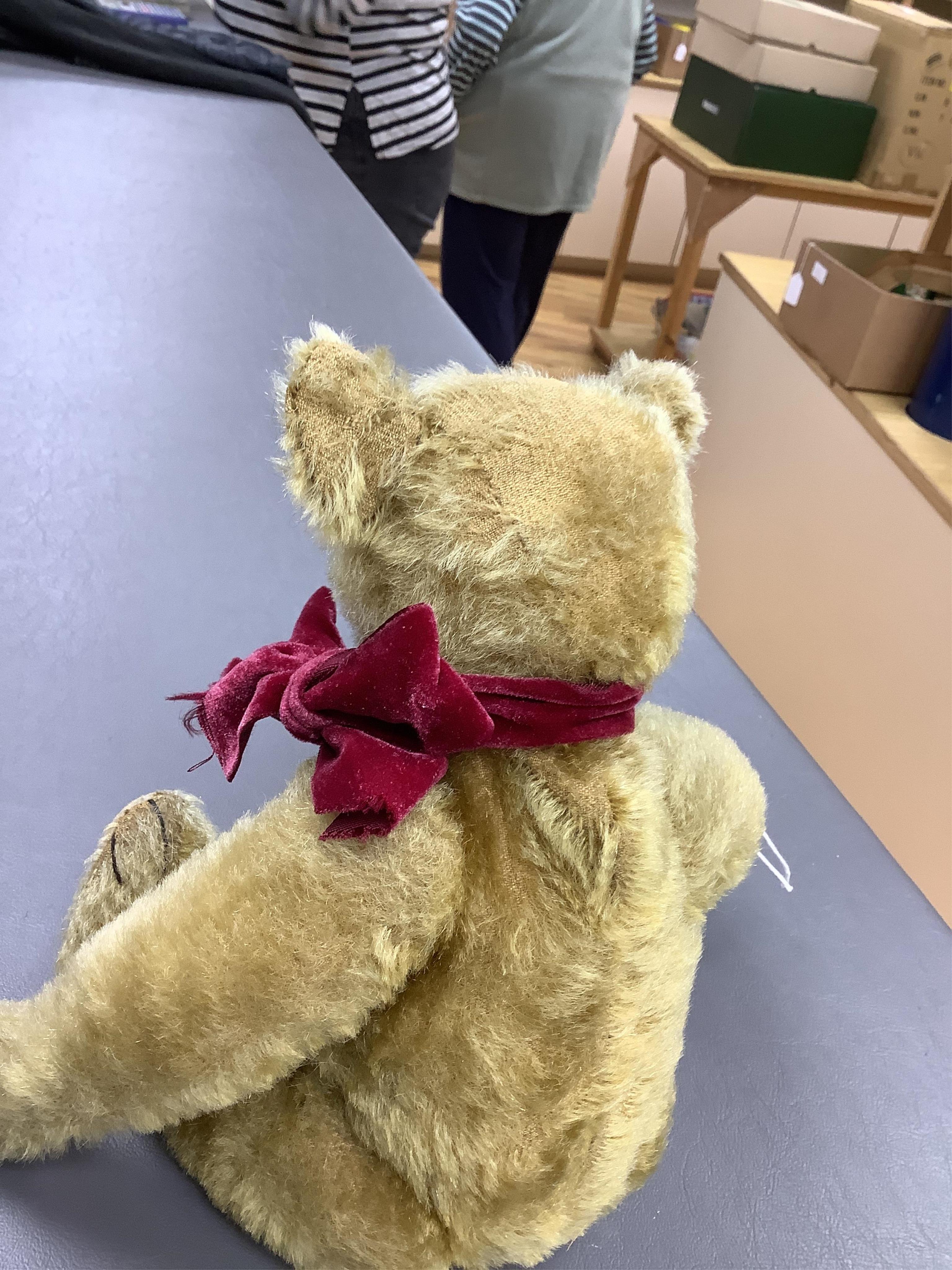 A Steiff teddy bear, c.1906, approx. 33cm long